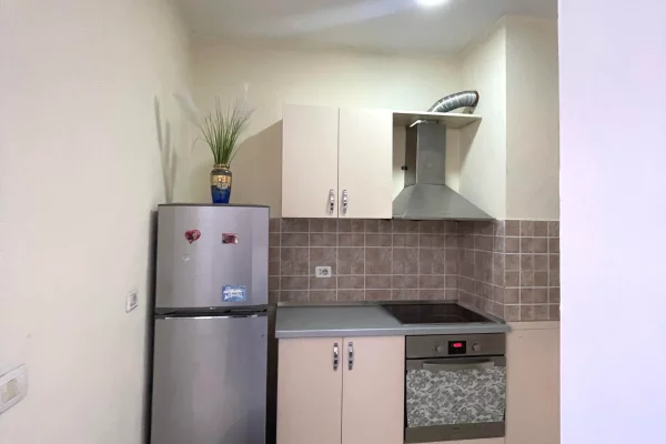 Shtepi me qera Garsoniere ne Tirane - 450 Euro