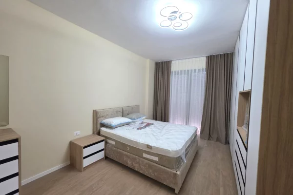 Shtepi me qera 2+1 ne Tirane - 1,300 Euro