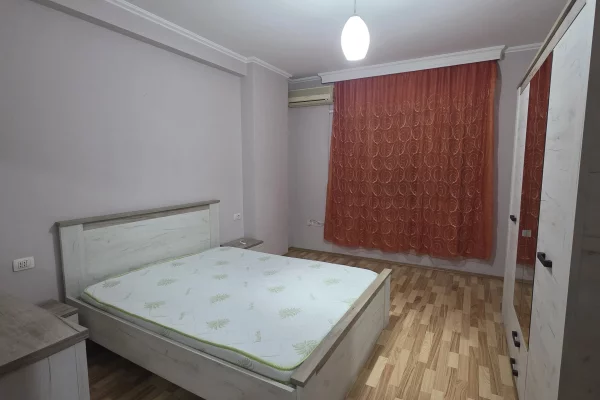 Shtepi me qera Apartament ne Tirane, 2+1, Mobilimi E mobiluar, Pagesa 60,000  Leke.