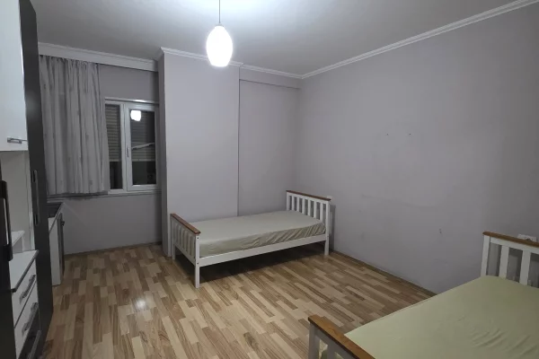 Shtepi me qera Apartament ne Tirane, 2+1, Mobilimi E mobiluar, Pagesa 60,000  Leke.