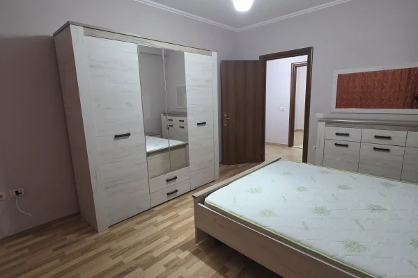 Shtepi me qera Apartament ne Tirane, 2+1, Mobilimi E mobiluar, Pagesa 60,000  Leke.