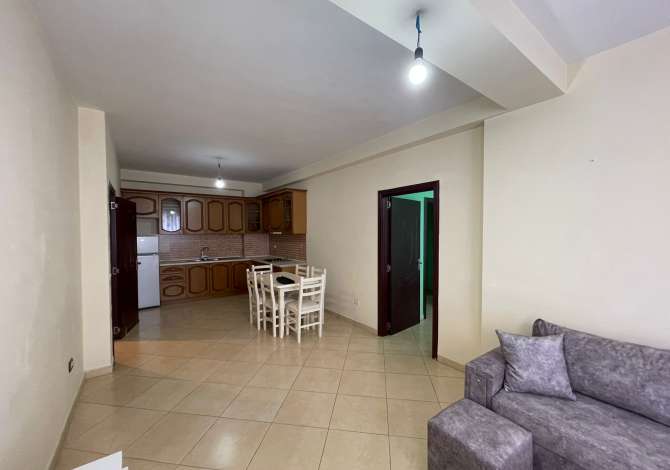 Shtepi me qera 2+1 ne Tirane - 400 Euro