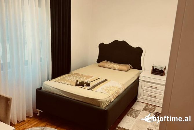 Shtepi me qera 2+1 ne Tirane - 550 Euro