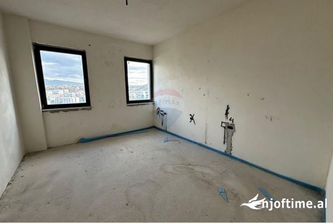 Shtepi ne shitje Apartament ne Tirane, 2+1, Mobilimi Bosh, pa mobiluar, Pagesa 263,000  Euro.