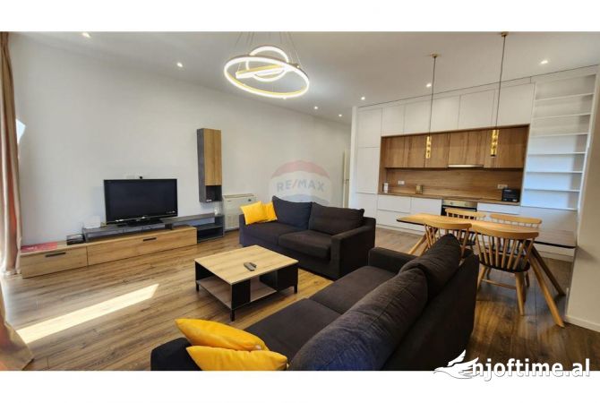 Shtepi me qera 2+1 ne Tirane - 130,000 Leke