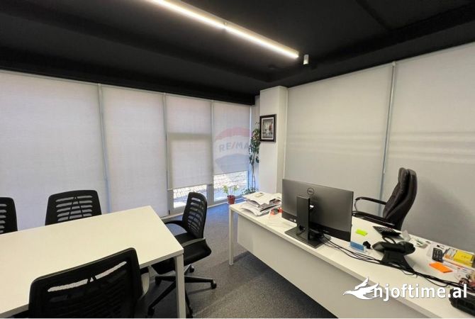 Ambient biznesi me qera 3+1 ne Tirane - 1,100 Euro