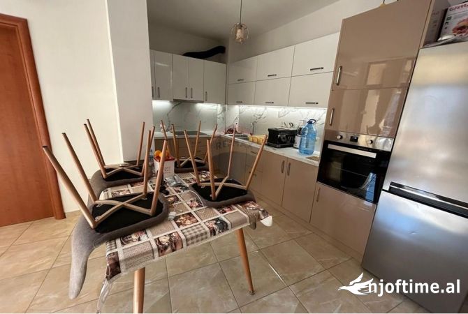 Shtepi me qera 2+1 ne Tirane - 400 Euro