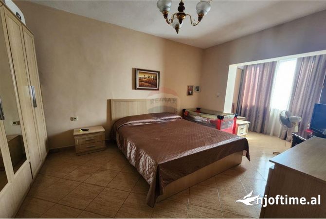 Shtepi ne shitje Apartament ne Tirane, 2+1, Mobilimi E mobiluar, Pagesa 115,000  Euro.