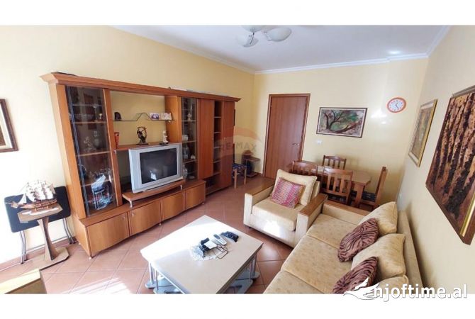 Shtepi me qera 1+1 ne Tirane - 60,000 Leke