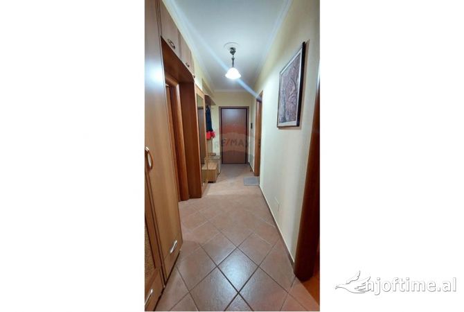 Shtepi me qera 1+1 ne Tirane - 60,000 Leke