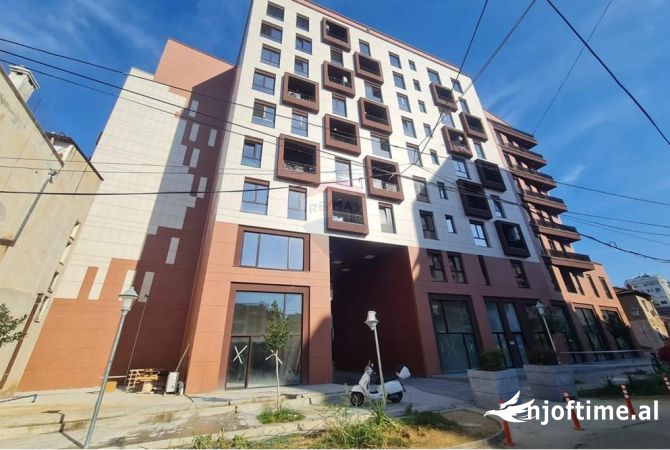 Ambient biznesi me qera 3+1 ne Tirane - 600 Euro