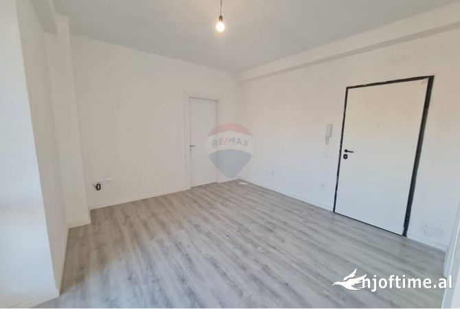 Ambient biznesi me qera 3+1 ne Tirane - 600 Euro