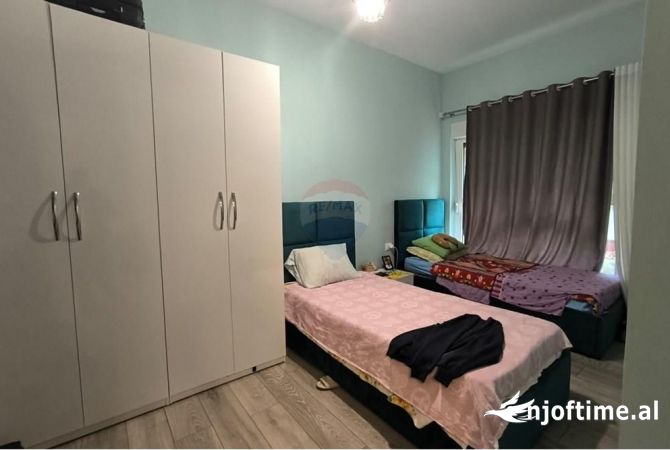 Shtepi ne shitje Apartament ne Tirane, 2+1, Mobilimi E mobiluar, Pagesa 155,000  Euro.