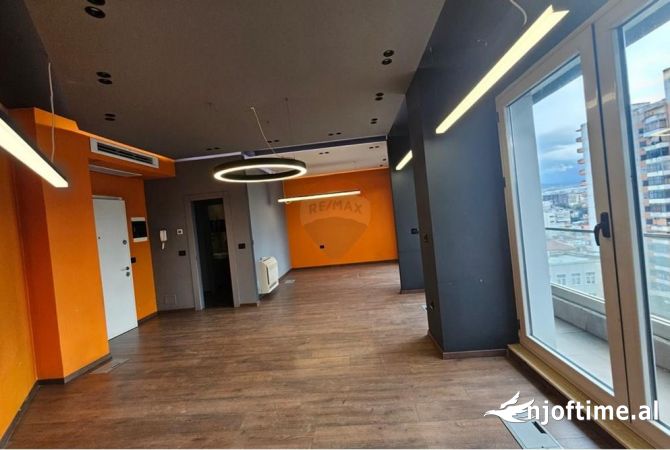 Ambient biznesi me qera 3+1 ne Tirane - 140,000 Leke