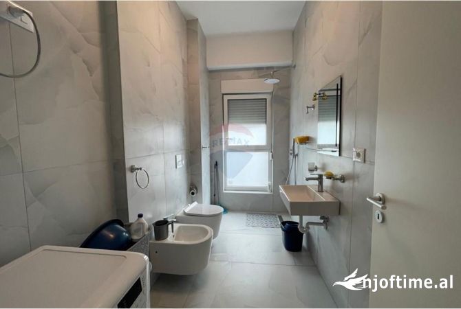 Shtepi me qera Apartament ne Tirane, 1+1, Mobilimi E mobiluar, Pagesa 400  Euro.