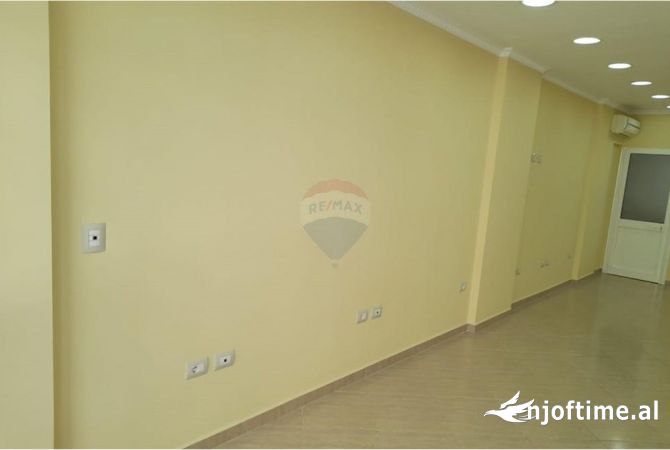 Ambjent per zyra me qira Vasil Shanto !