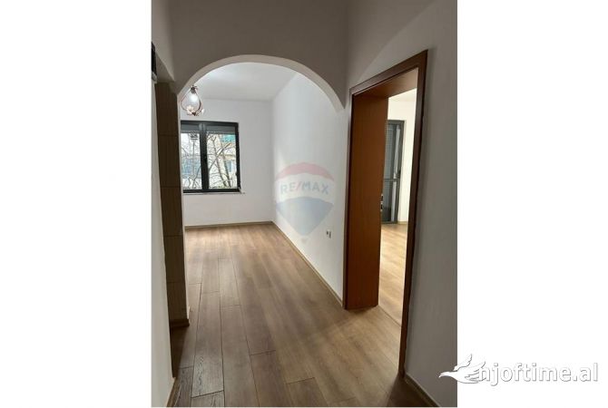 Shtepi me qera 1+1 ne Tirane - 550 Euro
