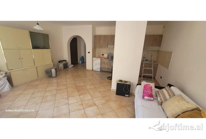 Shtepi me qera 2+1 ne Tirane - 600 Euro