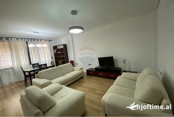 Shtepi me qera 2+1 ne Tirane - 650 Euro