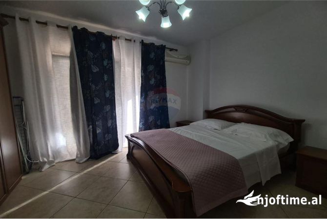 Shtepi me qera Apartament ne Tirane, 2+1, Mobilimi E mobiluar, Pagesa 650  Euro.
