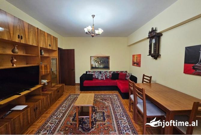 Shtepi me qera 2+1 ne Tirane - 550 Euro