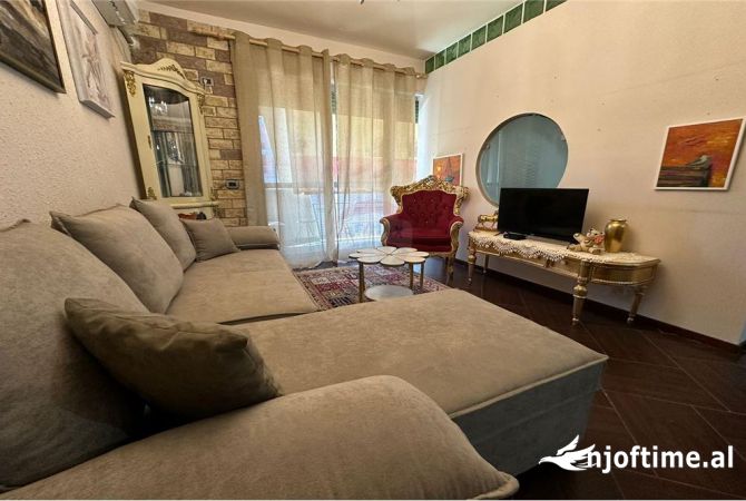 Shtepi ne shitje 1+1 ne Tirane - 180,000 Euro