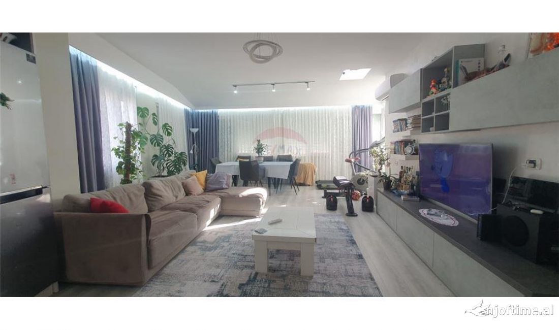 Shtepi ne shitje Apartament ne Tirane, 3+1, Mobilimi E mobiluar, Pagesa 210,000  Euro.