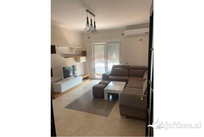 Shtepi me qera 2+1 ne Tirane - 500 Euro