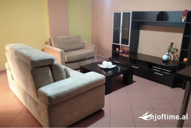Shtepi me qera 1+1 ne Tirane - 320 Euro