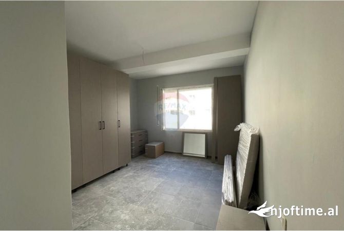 Shtepi ne shitje Apartament ne Tirane, 2+1, Mobilimi Bosh, pa mobiluar, Pagesa 100,980  Euro.