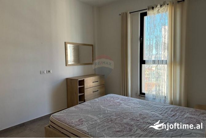 Shtepi ne shitje Apartament ne Tirane, 1+1, Mobilimi E mobiluar, Pagesa 89,000  Euro.