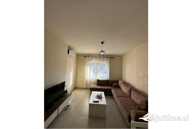 Shtepi me qera 1+1 ne Tirane - 450 Euro
