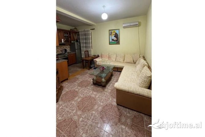Shtepi me qera 1+1 ne Tirane - 43,000 Leke