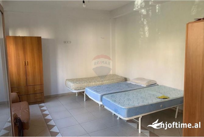 Shtepi me qera 1+1 ne Tirane - 300 Euro