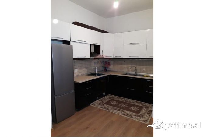 Shtepi me qera 2+1 ne Tirane - 450 Euro