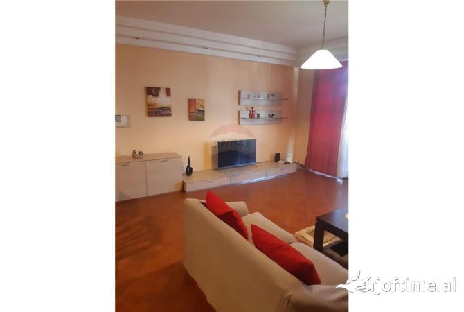Shtepi me qera 2+1 ne Tirane - 600 Euro