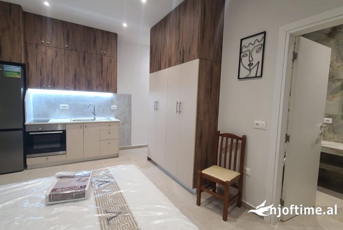 Shtepi me qera Garsoniere ne Tirane - 300 Euro