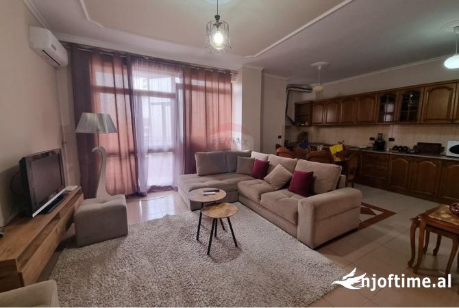 Shtepi me qera 2+1 ne Tirane - 700 Euro