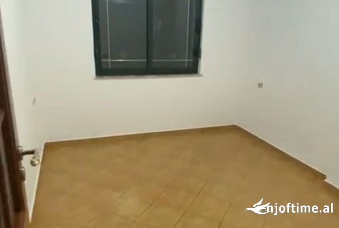 Shtepi me qera 2+1 ne Tirane - 35,000 Leke