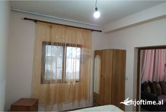 Shtepi me qera 2+1 ne Tirane - 300 Euro