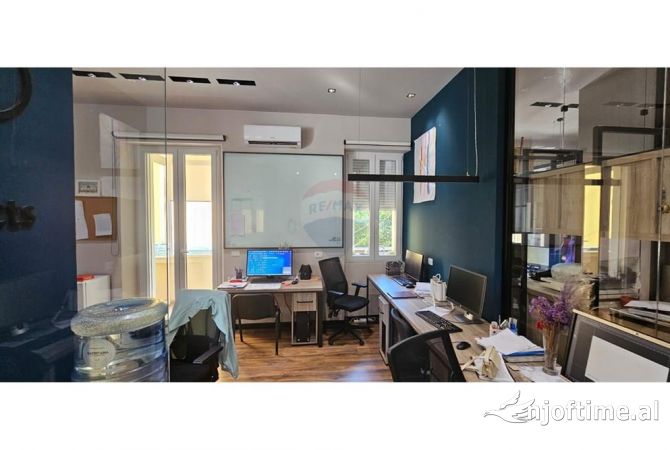 Ambient biznesi me qera 3+1 ne Tirane - 1,700 Euro
