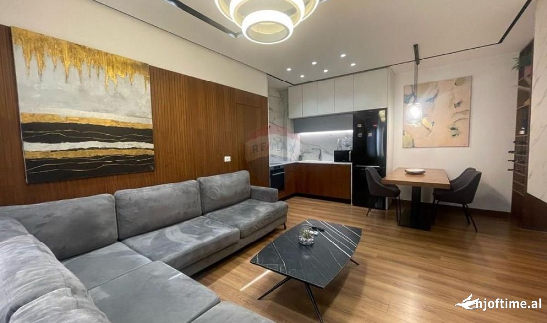 Shtepi ne shitje Apartament ne Tirane, 2+1, Mobilimi E mobiluar, Pagesa 198,000  Euro.