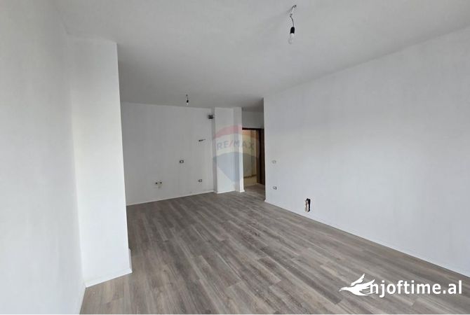 Shtepi ne shitje Apartament ne Tirane, 1+1, Mobilimi Bosh, pa mobiluar, Pagesa 115,000  Euro.