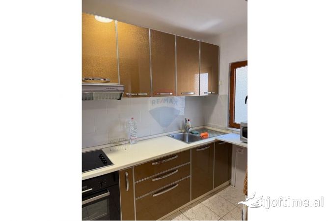 Shtepi me qera 3+1 ne Tirane - 650 Euro