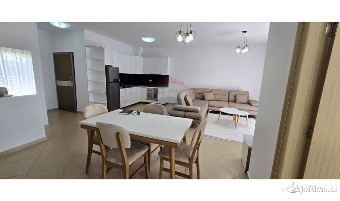 Shtepi me qera Apartament ne Tirane, 2+1, Mobilimi E mobiluar, Pagesa 800  Euro.