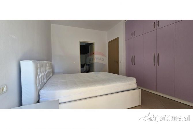 Shtepi me qera Apartament ne Tirane, 2+1, Mobilimi E mobiluar, Pagesa 800  Euro.