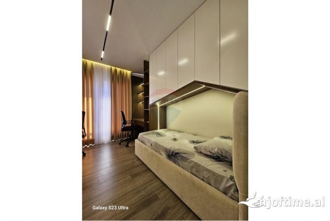 Shtepi me qera 2+1 ne Tirane - 900 Euro