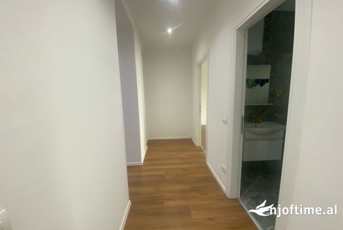 Ambient biznesi me qera 3+1 ne Tirane - 600 Euro