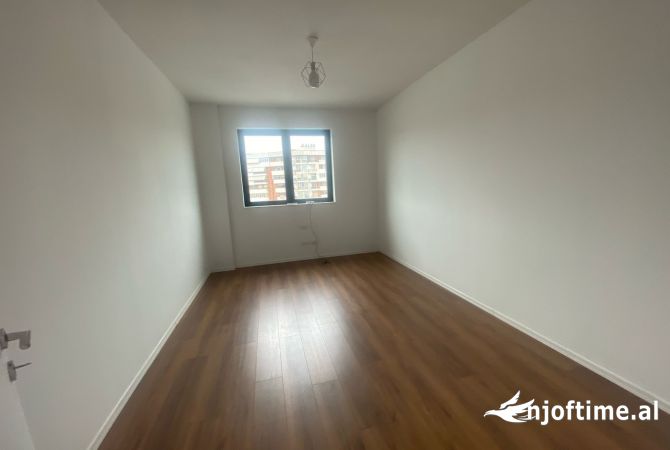 ZYRA ME QIRA TEK EGLO NE ASTIR !