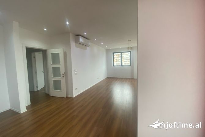 Ambient biznesi me qera 3+1 ne Tirane - 600 Euro